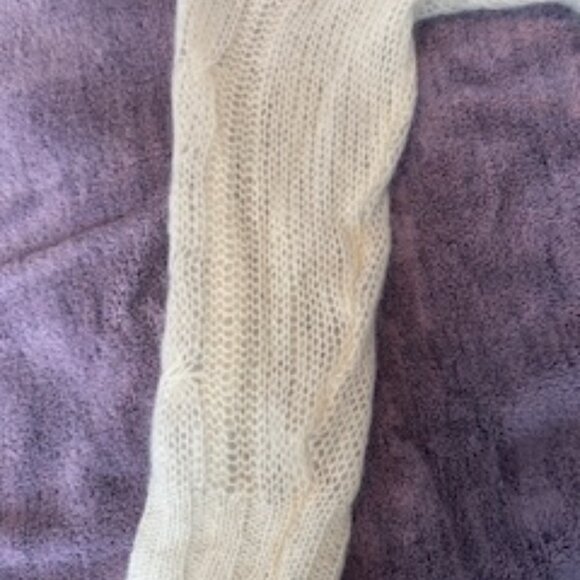 Delicate white cable knit sweater - Picture 8 of 10